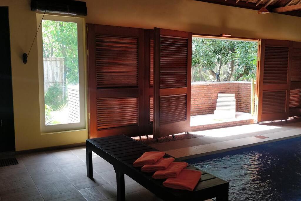 Villa King: Unique Villa With Indoor Swimming Pool Amed  Bagian luar foto