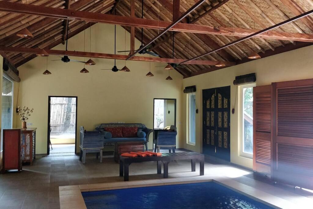 Villa King: Unique Villa With Indoor Swimming Pool Amed  Bagian luar foto