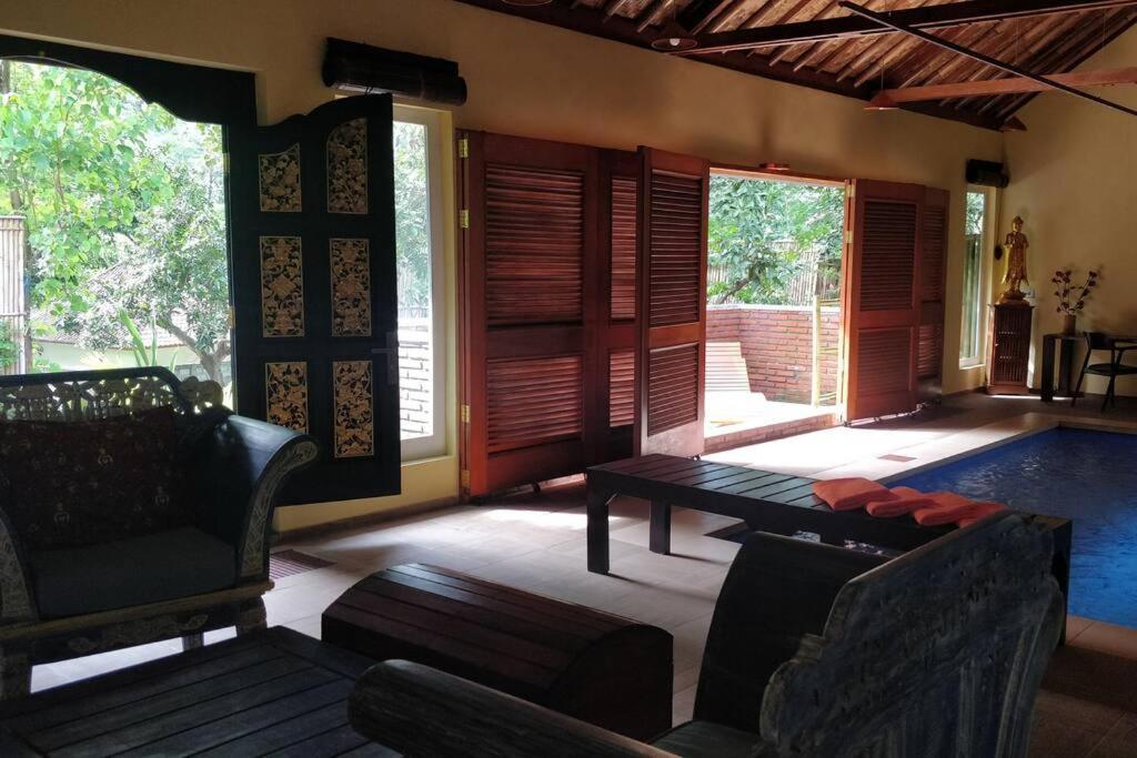 Villa King: Unique Villa With Indoor Swimming Pool Amed  Bagian luar foto