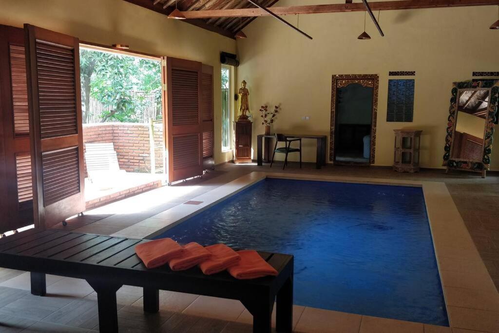 Villa King: Unique Villa With Indoor Swimming Pool Amed  Bagian luar foto