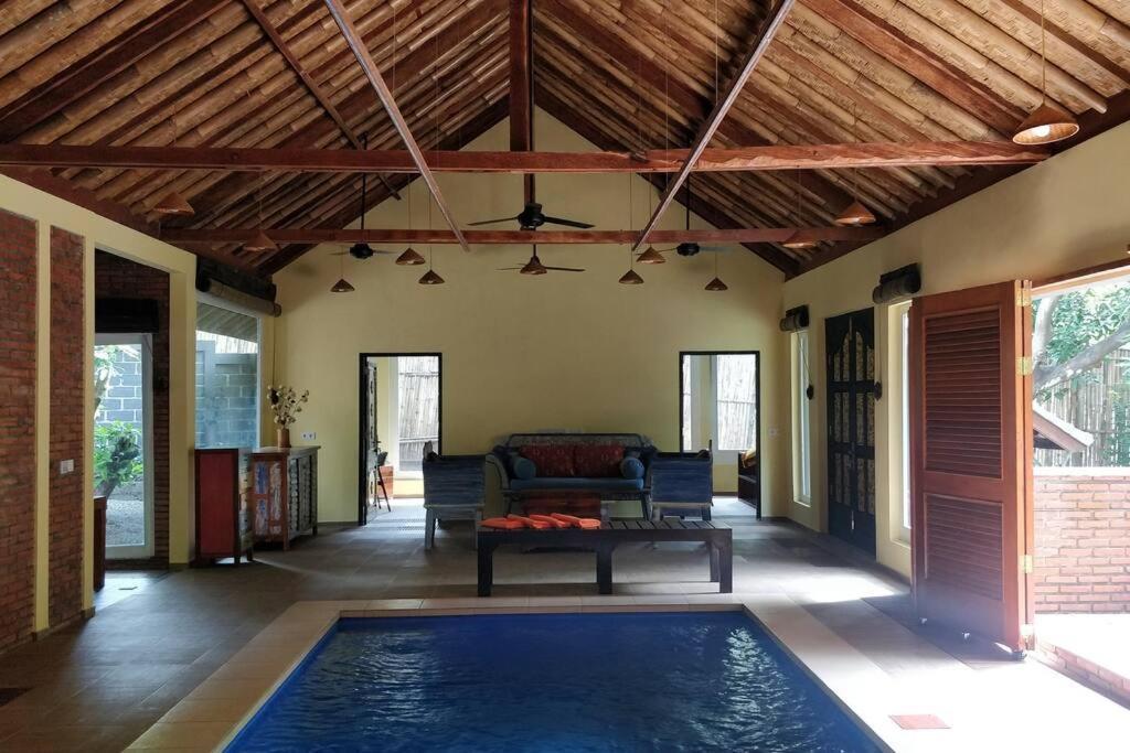 Villa King: Unique Villa With Indoor Swimming Pool Amed  Bagian luar foto
