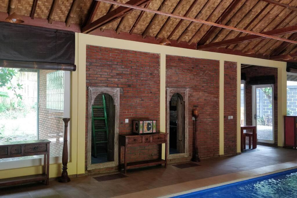 Villa King: Unique Villa With Indoor Swimming Pool Amed  Bagian luar foto