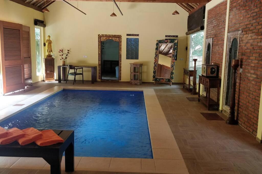 Villa King: Unique Villa With Indoor Swimming Pool Amed  Bagian luar foto