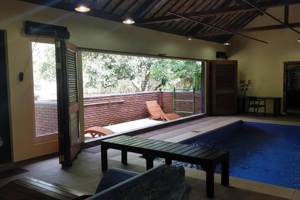 Villa King: Unique Villa With Indoor Swimming Pool Amed  Bagian luar foto